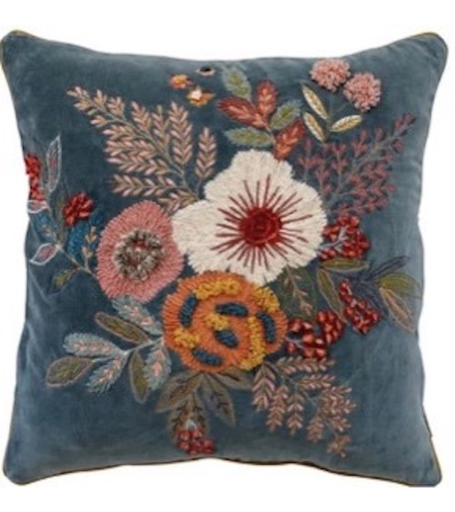 Coussin en velours bleu et broderies