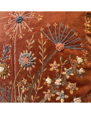 Coussin en velours terracotta et broderies